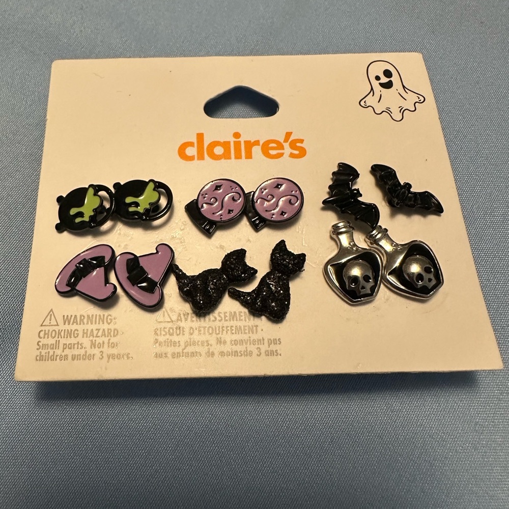 Adorable Halloween Earrings 🧙♀️ - Picture 1 of 3